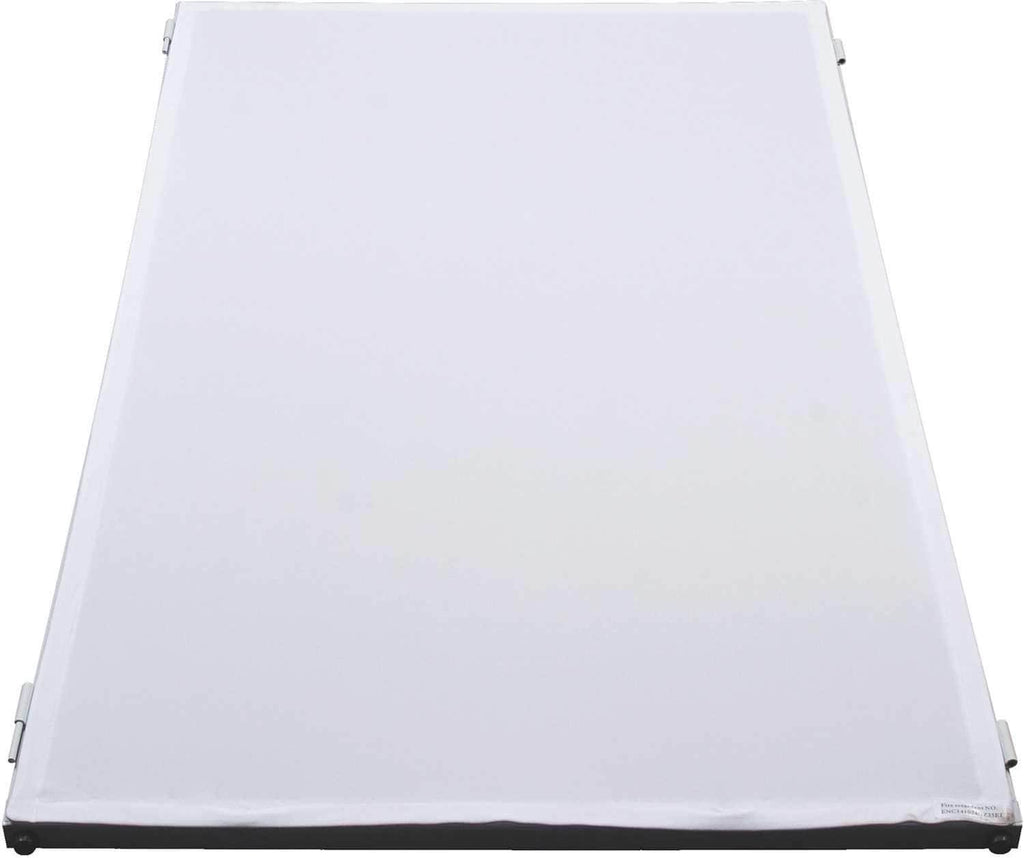White Event Facade L112943