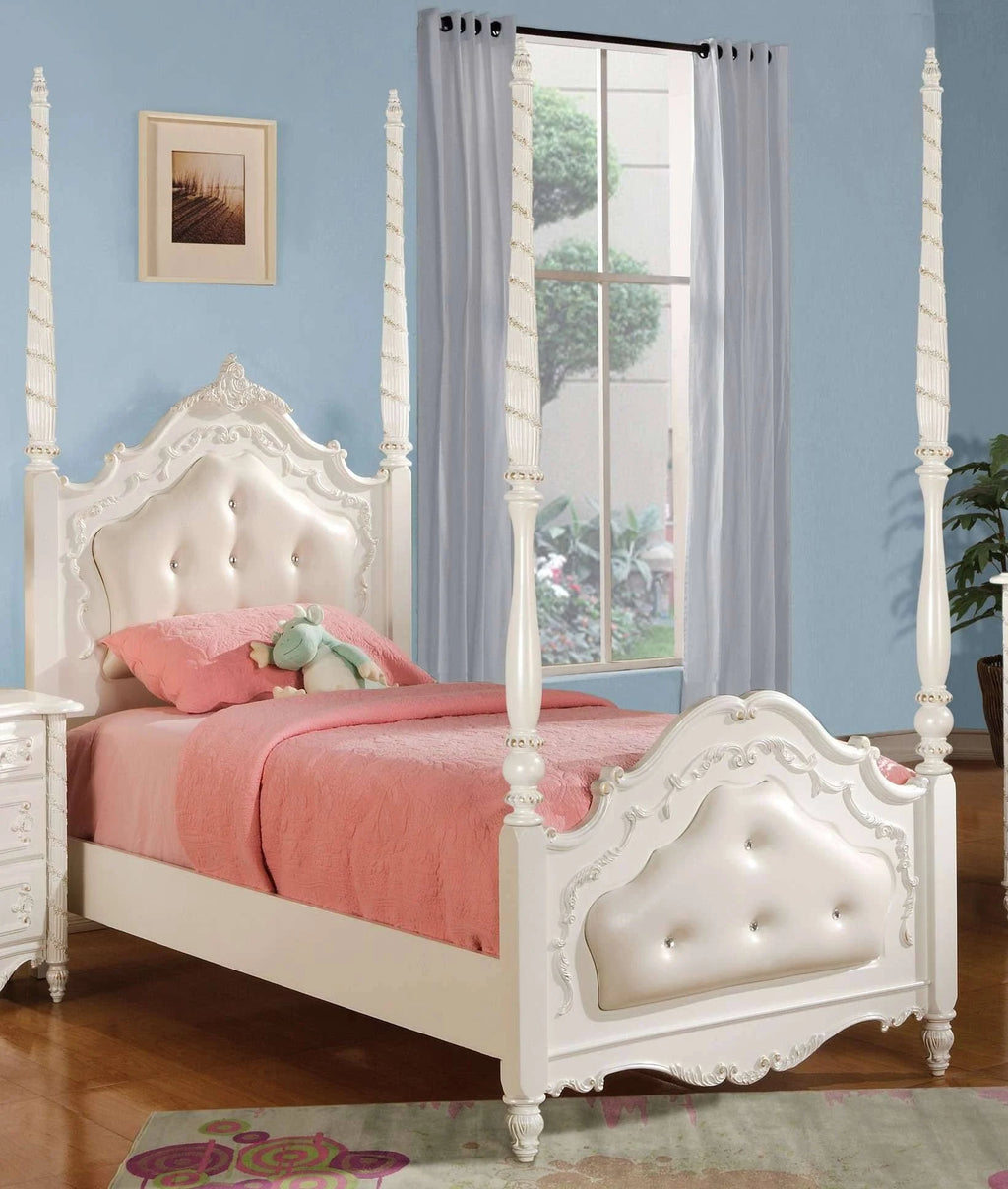 Pearl White Full Poster Bed D80246