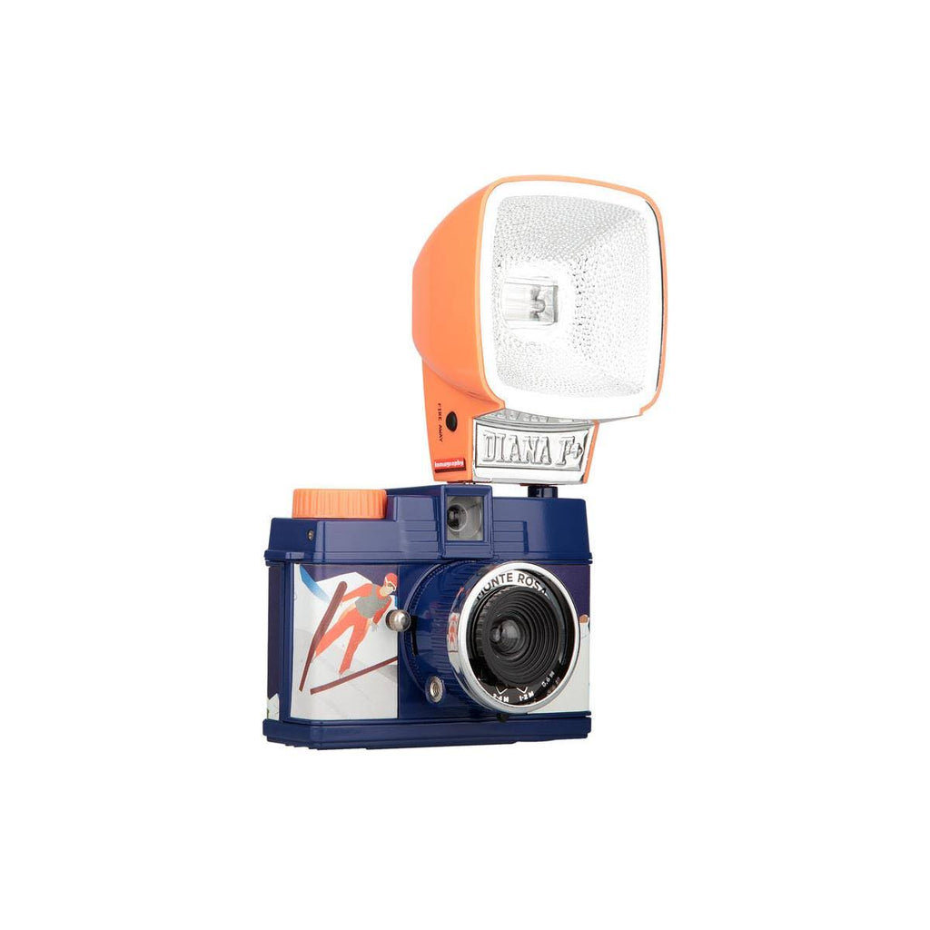 35mm Camera with Flash M4739