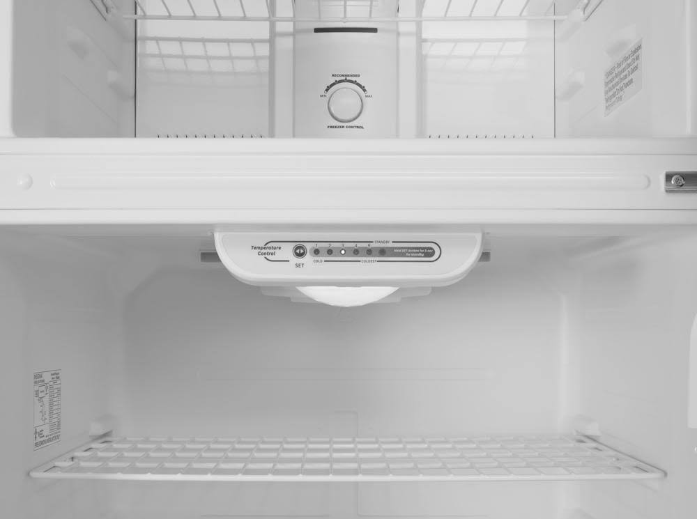 18 Cu. ft. Top-freezer Refrigerator White C525