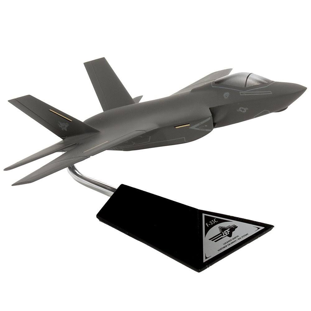 Lockheed F 35C JSF Model Scale 1 by 40 T545