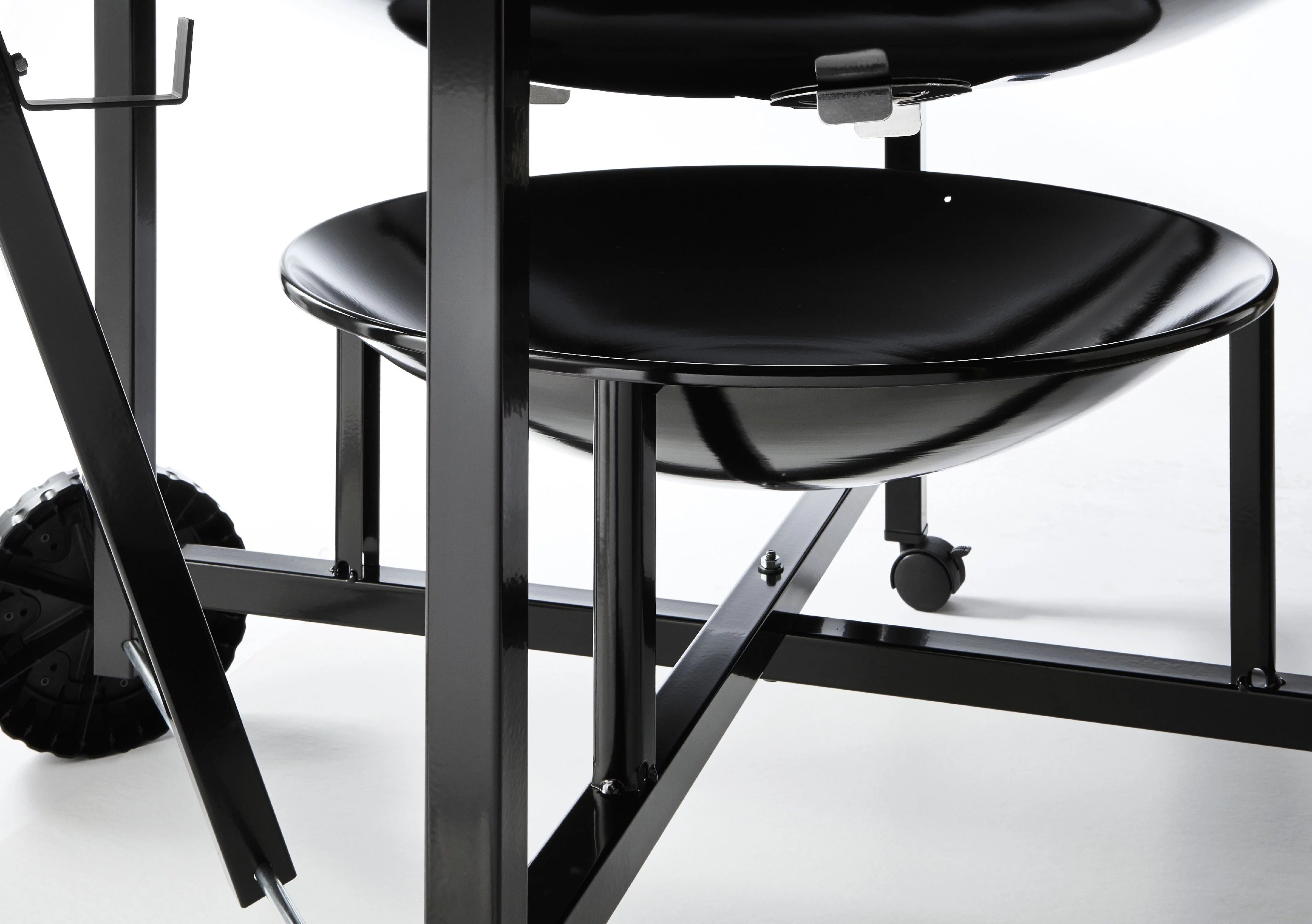 37'' Charcoal Grill H68667