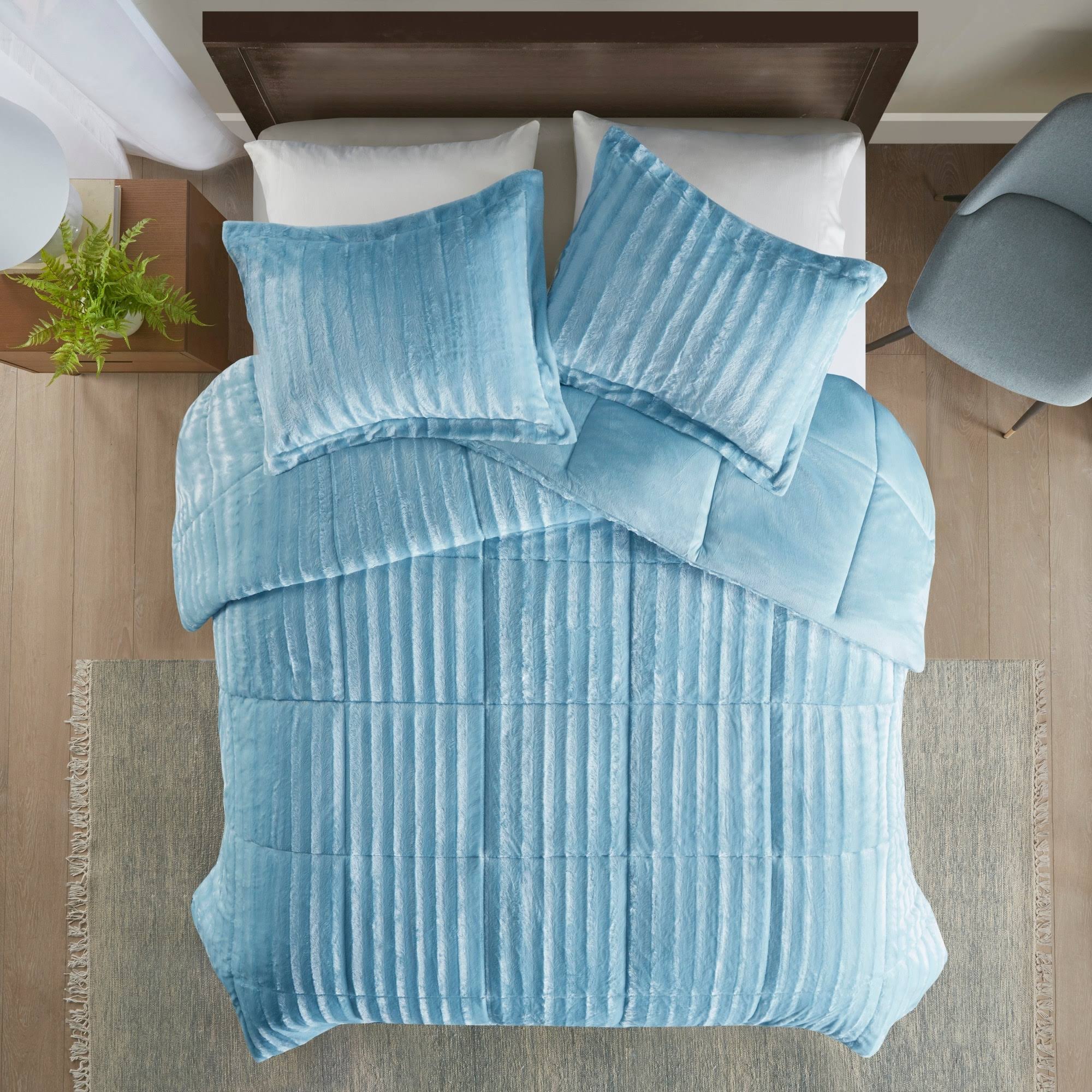 Grey Faux Fur Comforter Mini Set King/Cal King U37918
